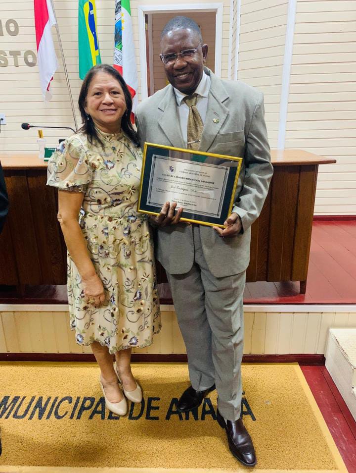 Rev JOSÉ EUSTÁQUIO FORTUNATO É HOMENAGEADO PELA  CÂMARA MUNICIPAL DO MUNICÍPIO DE ANAMÃ-AM, COM O DIPLOMA DE HONRA AO MÉRITO.